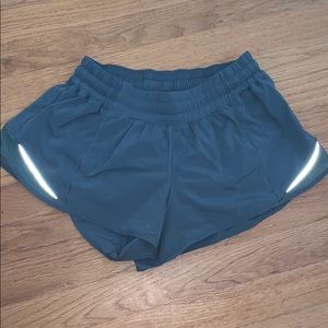 Lululemon Hotty Hot short